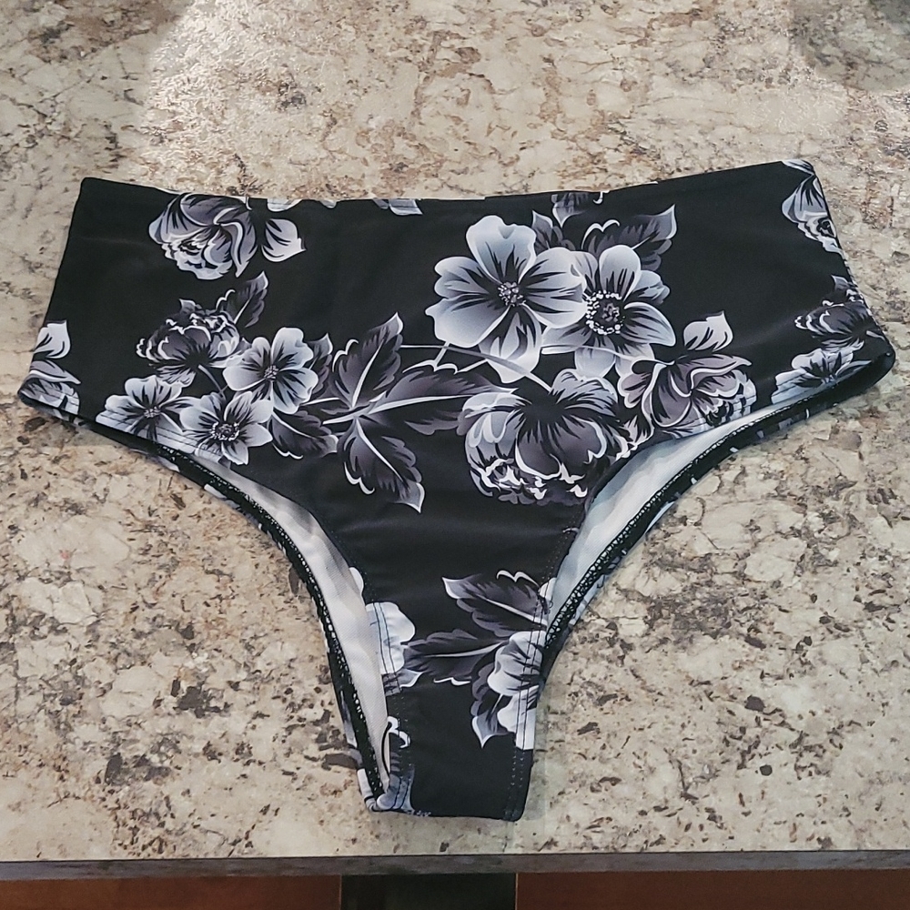 Brand New Never worn 2 Piece - Picture 2 of 4